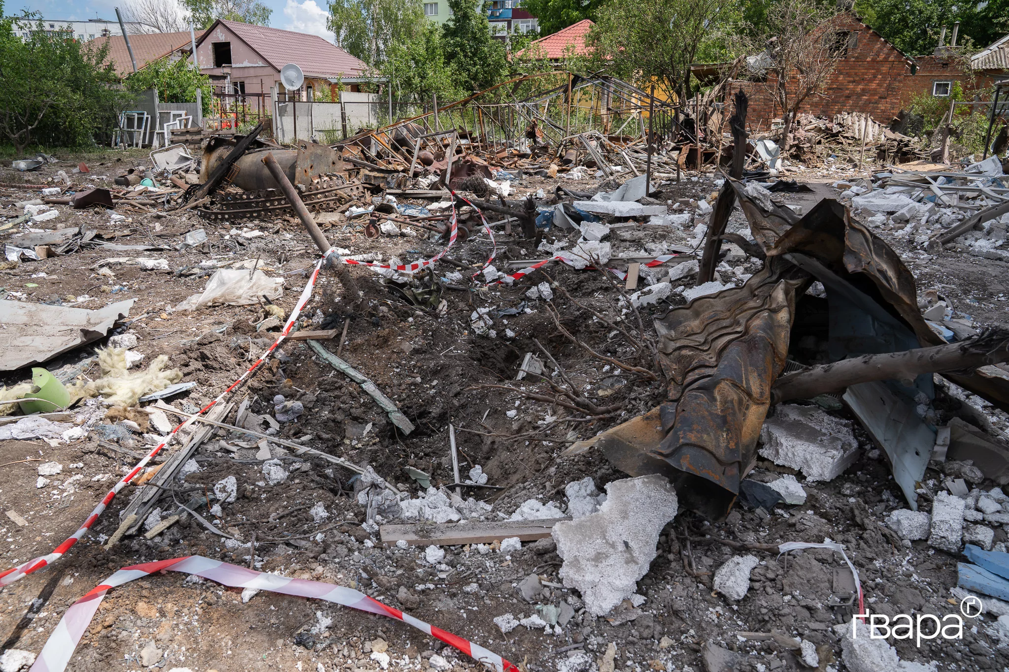 зображення до посту: «Загинула вагітна дівчина. Це для всіх був великий шок»: наслідки ракетного удару по Чугуєву — фото