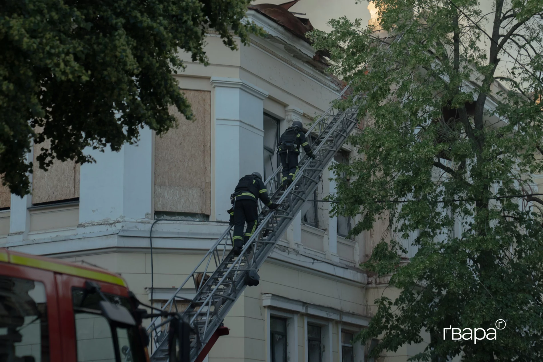 зображення до посту: Російський дрон пошкодив Харківський художній музей — фото
