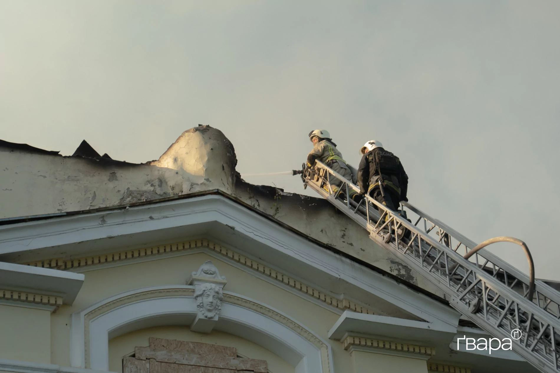 зображення до посту: Російський дрон пошкодив Харківський художній музей — фото