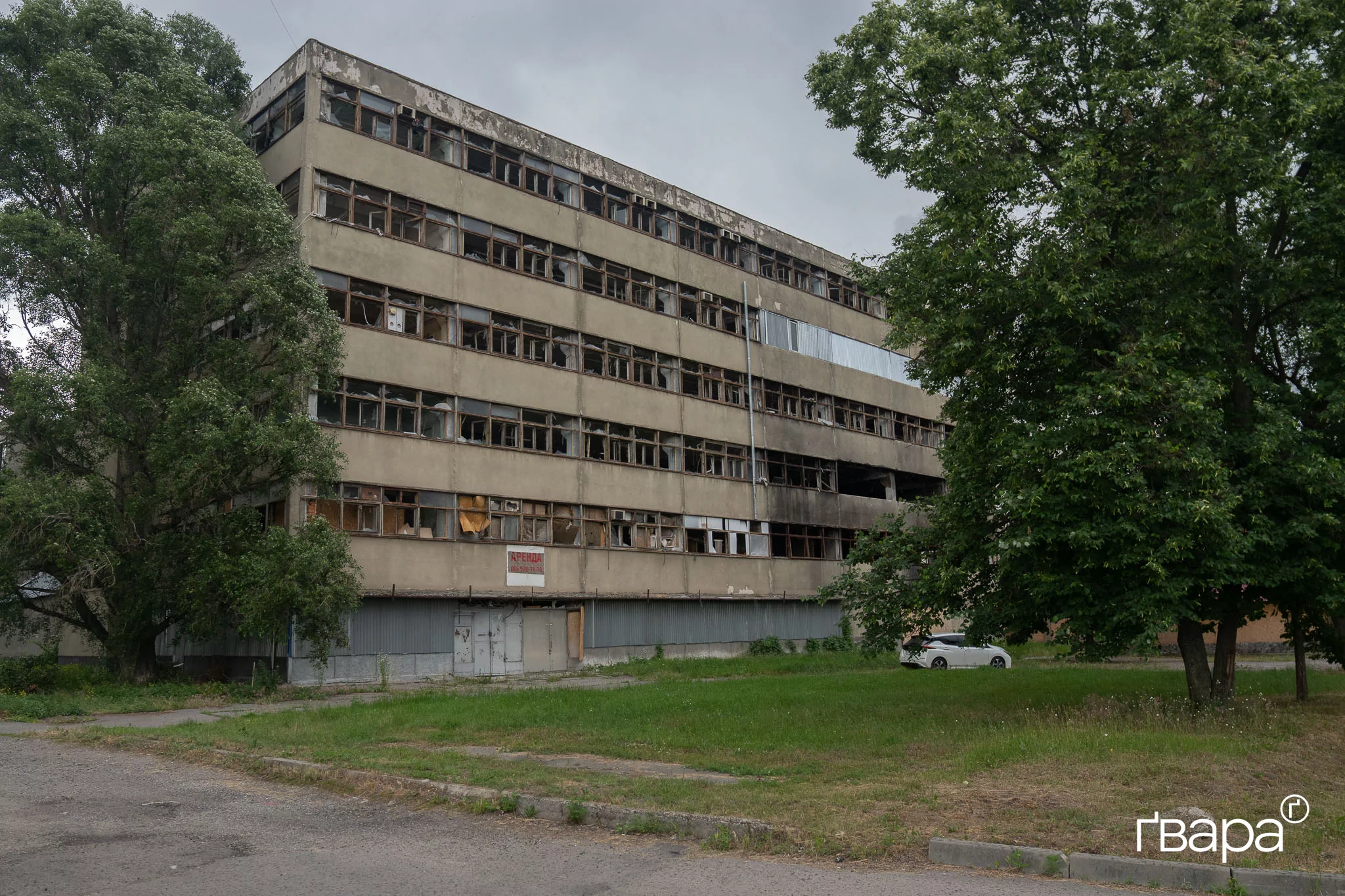 зображення до посту: &laquo;Шансів вижити не було&raquo;: наслідки удару РФ, що вбив надзвичайників &mdash; фото