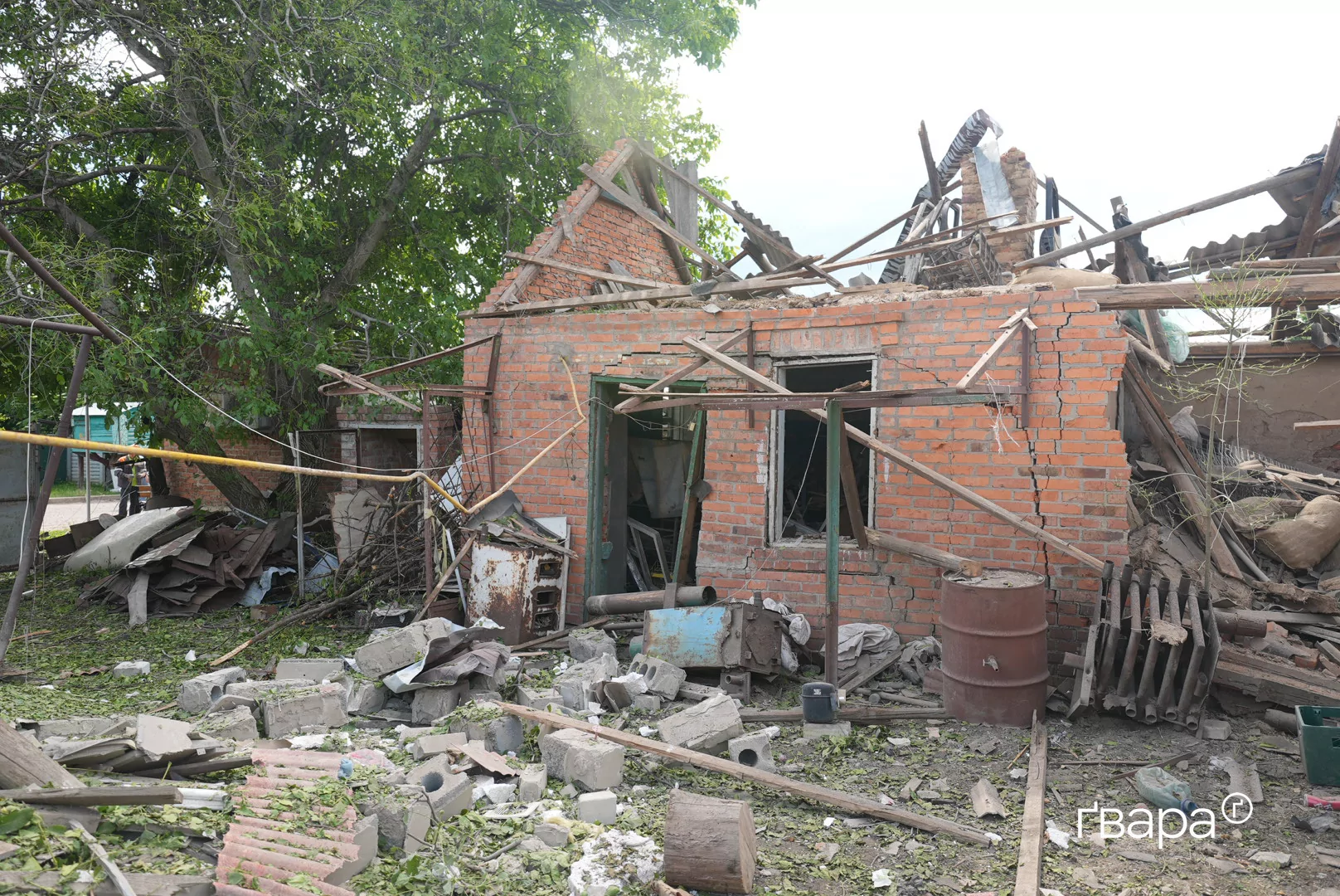 зображення до посту: Наслідки російського обстрілу Рокитного, який забрав життя двох фермерів &mdash; фото