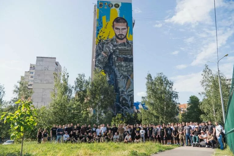 У Харкові відкрили мурал на честь Героя України Станіслава Партали