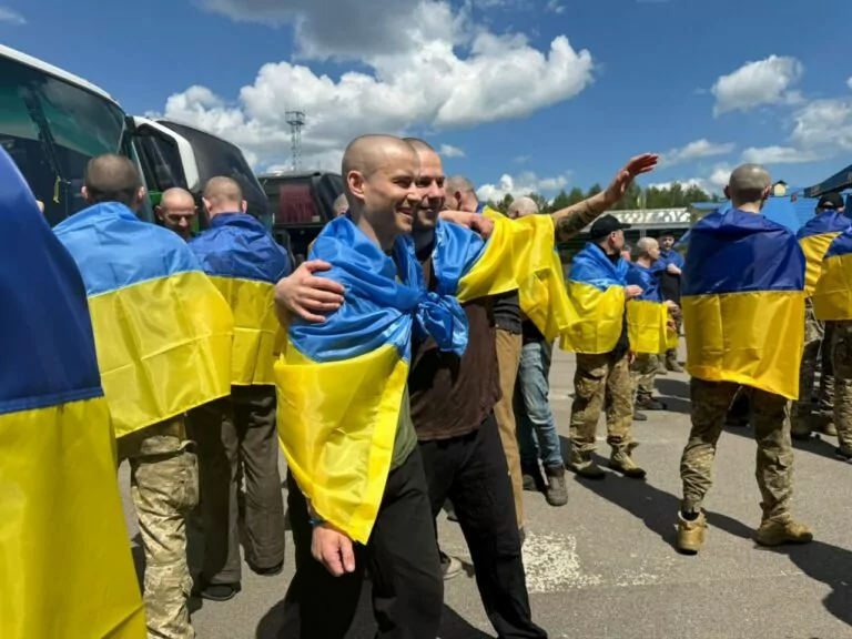 Ukraine returns 186 POWs from Russian captivity