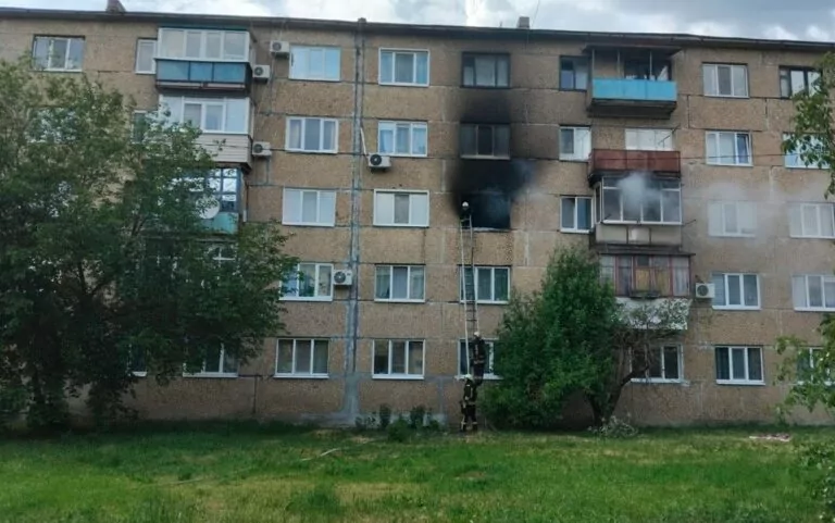 Під час пожежі на Харківщині врятували маломобільну жінку