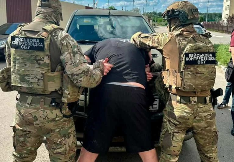 На Харківщині затримали чоловіка за підозрою в організації виїзду до Румунії