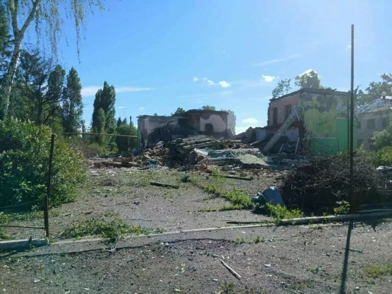 Росіяни вдарили дев’ятьма КАБами за годину по Золочівській громаді