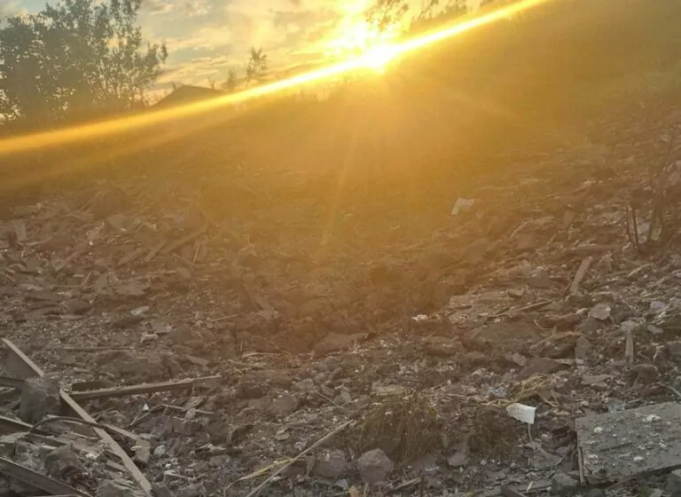 Від удару авіабомби у Малоданилівській громаді постраждала жінка