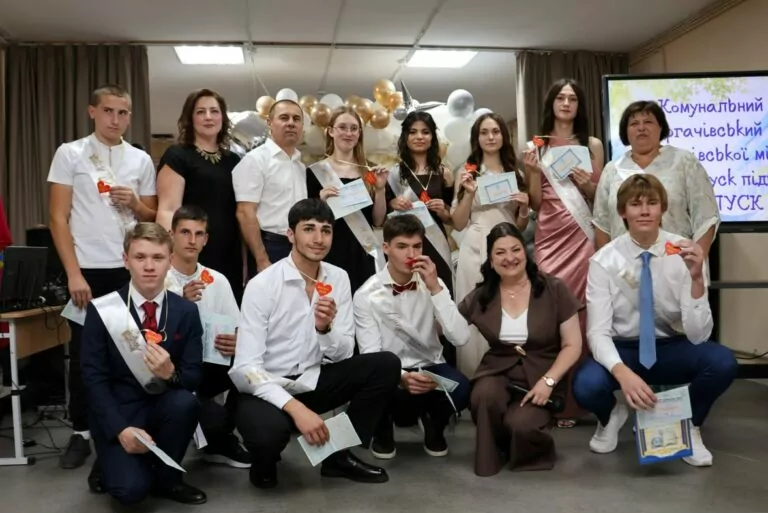У Дергачівській громаді школу закінчили 364 випускники