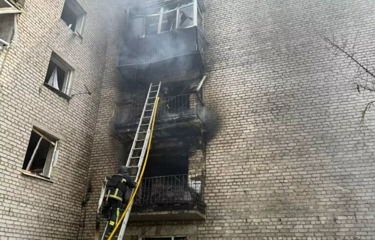 Одна людина загинула, ще вісім постраждали через обстріли Харківщини