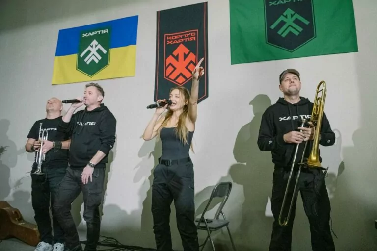 Тіна Кароль і Сергій Жадан презентували фільм «Харків. Вільні»