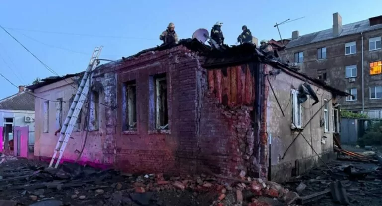 У Харкові внаслідок удару БпЛА постраждали троє людей
