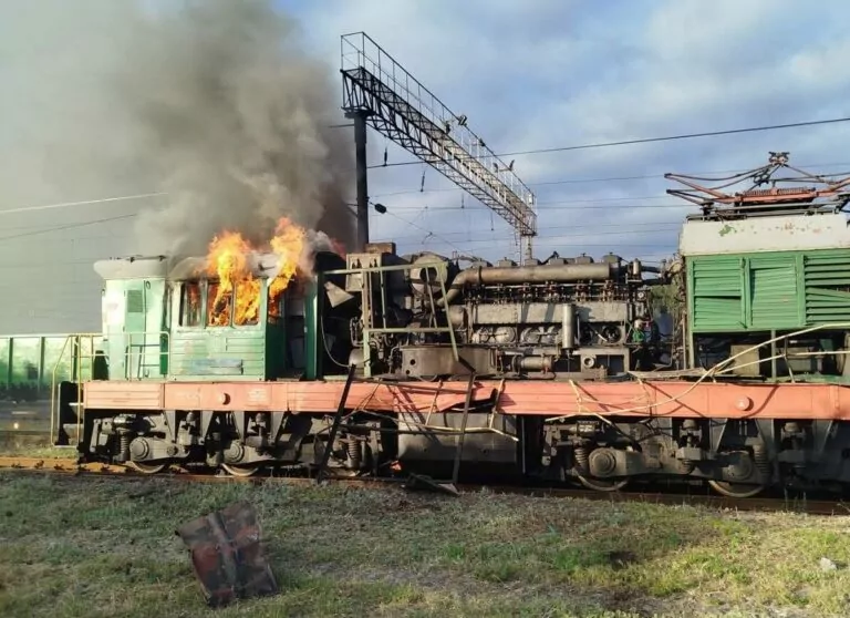 Російські безпілотники атакували залізничну інфраструктуру на Харківщині: є поранені