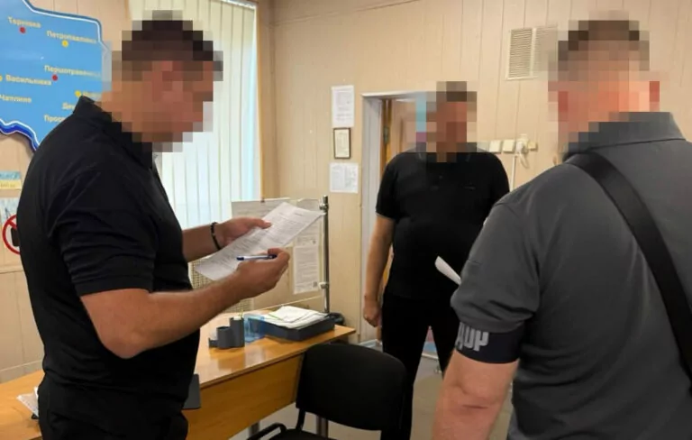 У понад 100 ТЦК по всій Україні проводять обшуки