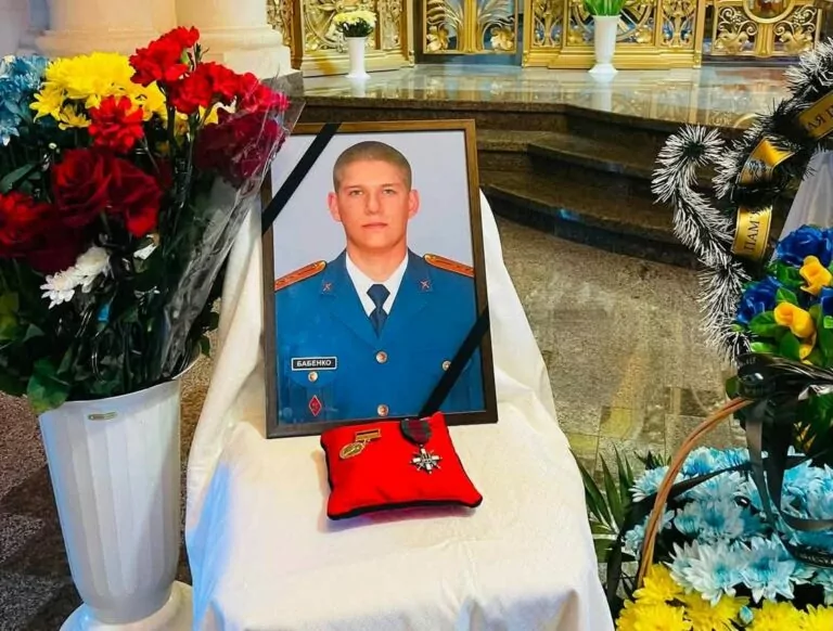 У Харкові поховали загиблого льотчика Богдана Бабенка