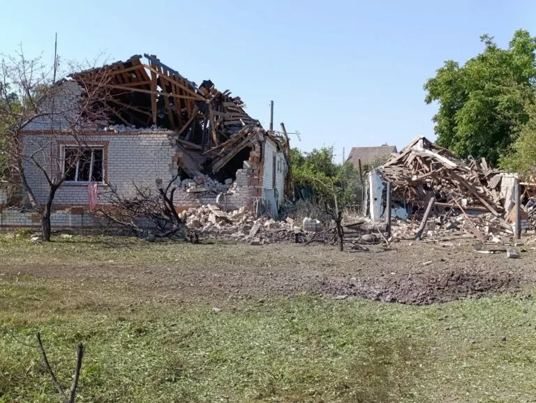 Росіяни вдарили по Шевченковому на Куп’янщині: загинула людина — оновлено