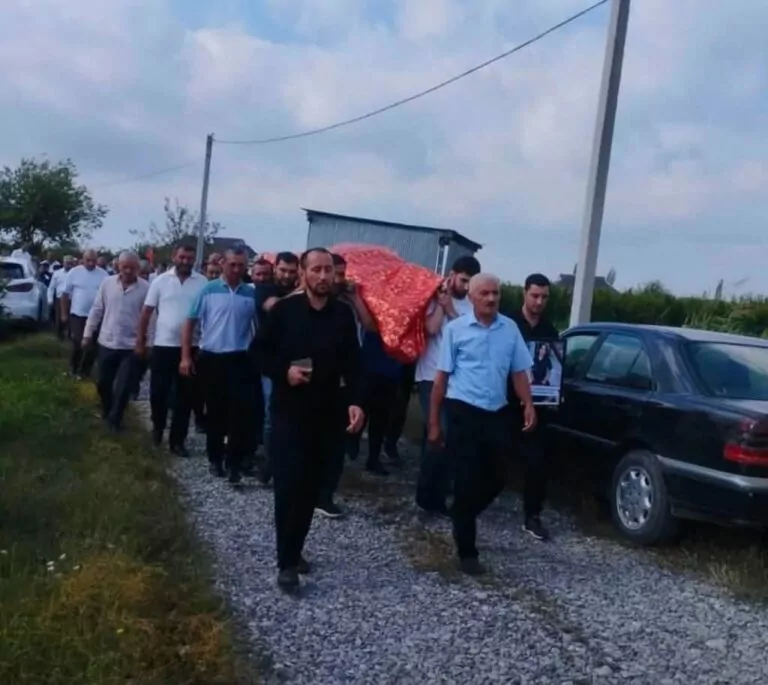 В Азербайджані поховали загиблу у Харкові студентку ХНМУ