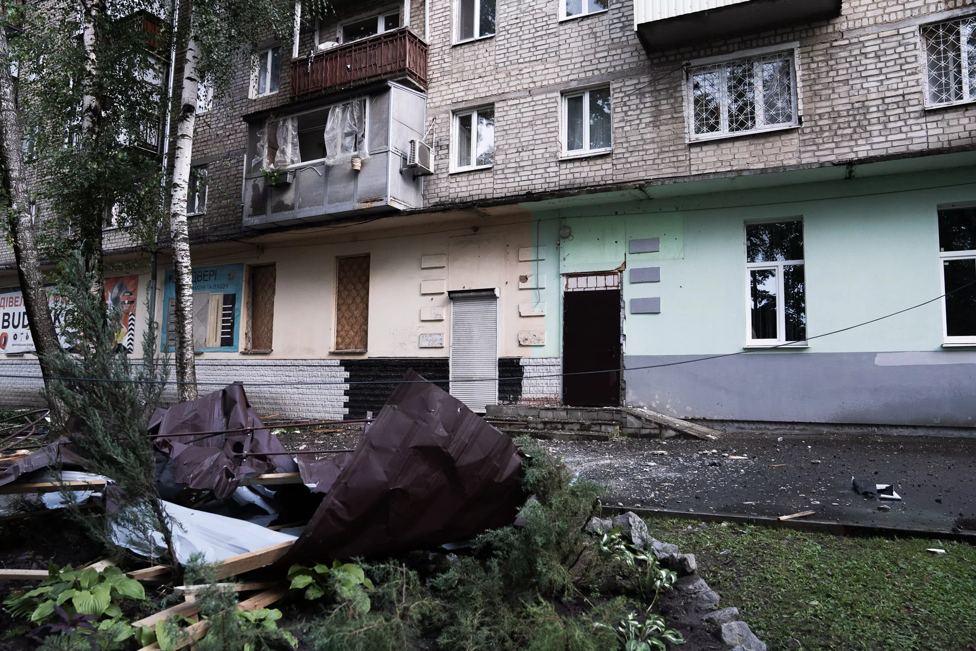 The consequences of the Russian attack on the five-story apartment building in Kharkiv