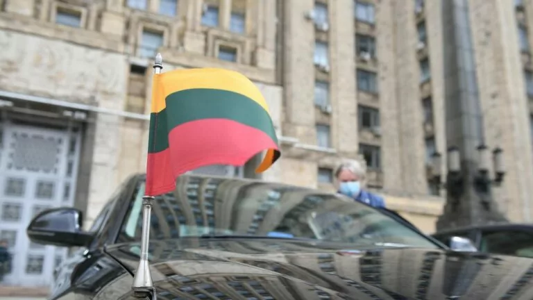 Маніпуляція. Литовський шкільний підручник з історії героїзує спільників Гітлера