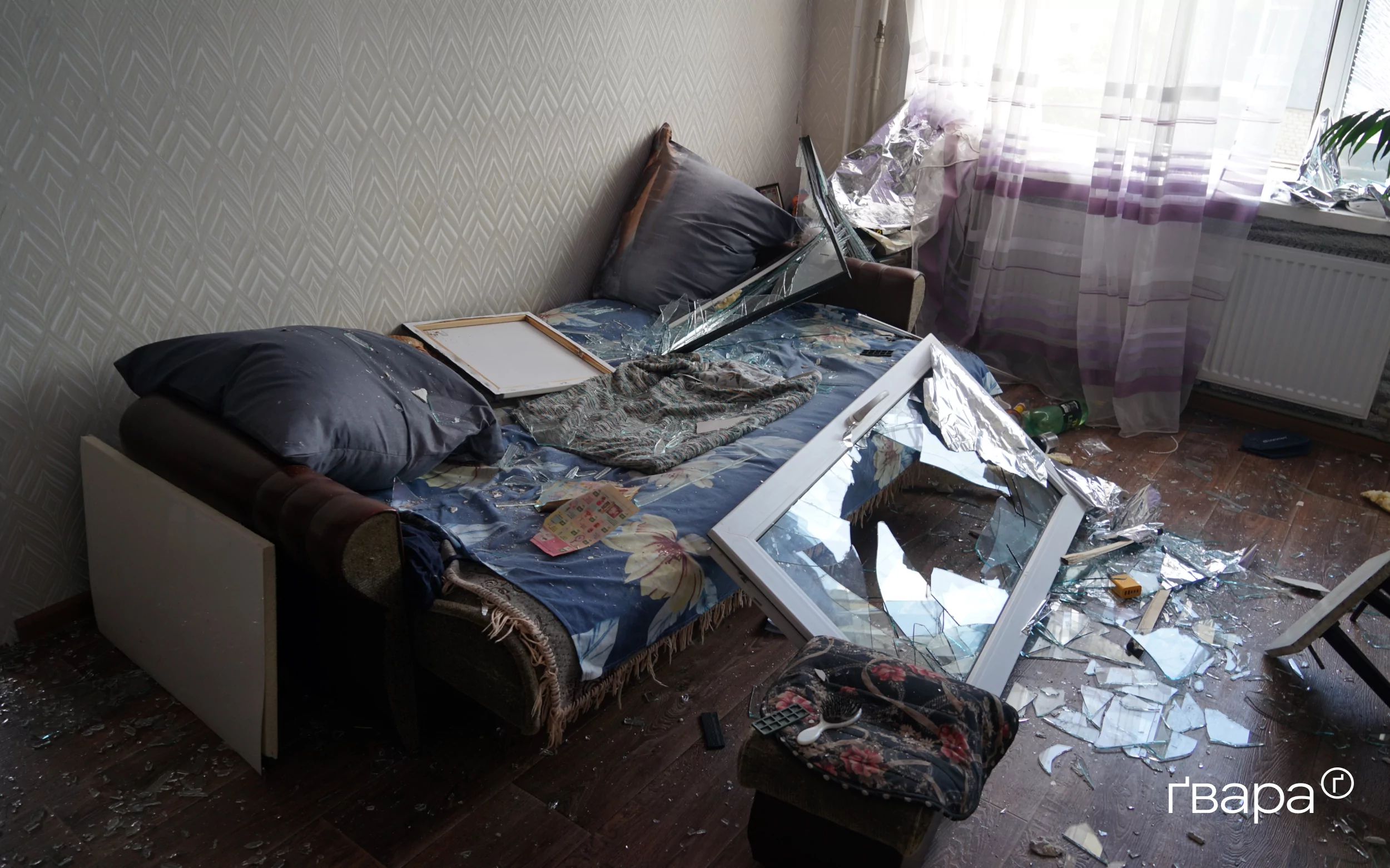 зображення до посту: Російський безпілотник вдарив по п’ятиповерхівці в Ізюмі — фото