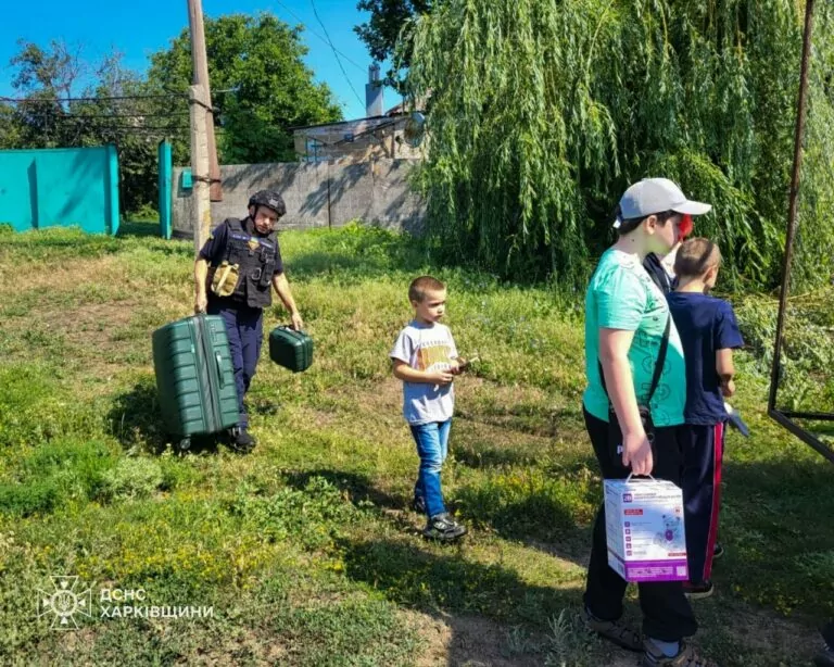 Примусову евакуацію родин з дітьми оголосили у селах Старосалтівської громади