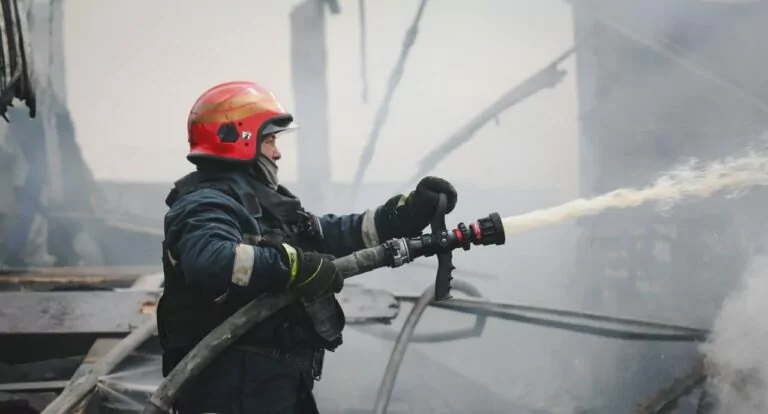 ДСНС показала наслідки атаки БпЛА у Харкові