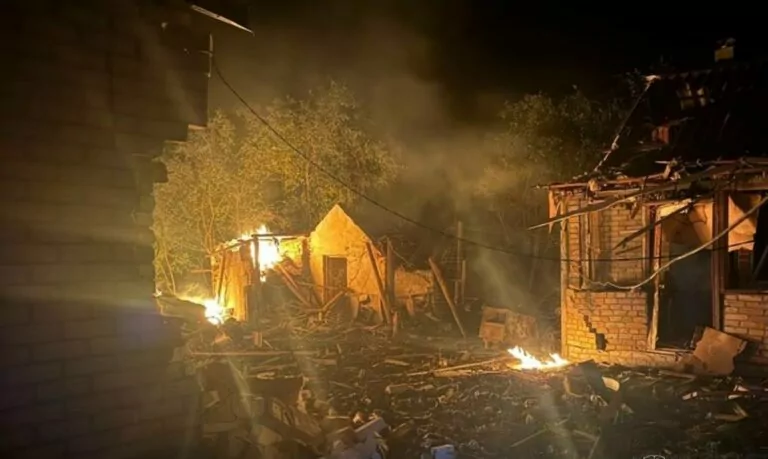 Російські безпілотники атакували Валки на Харківщині: є загибла та постраждалі