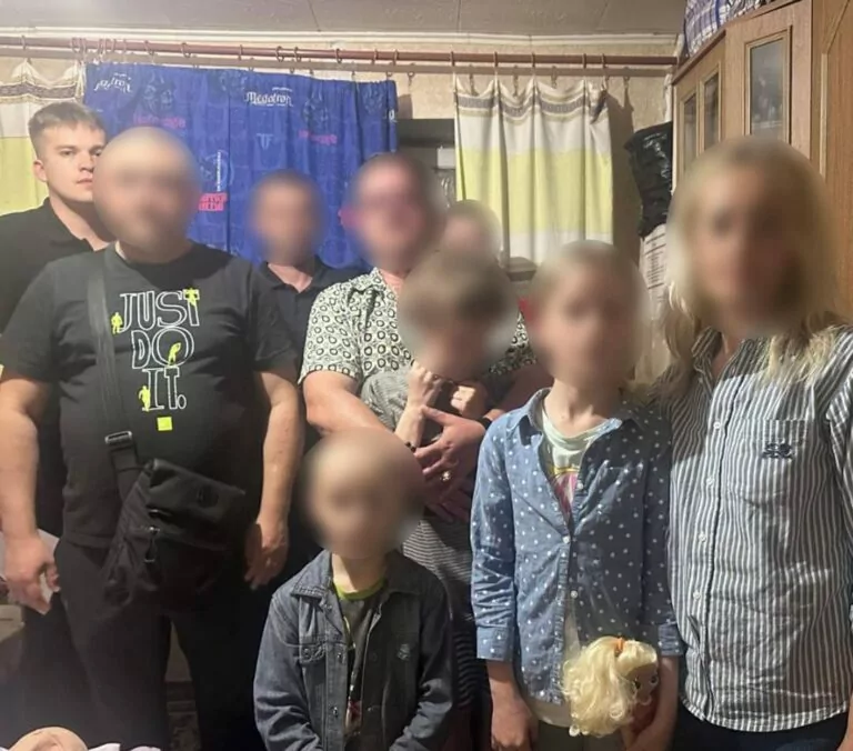 Поліція Харкова перевіряє відео з імовірним побиттям дитини