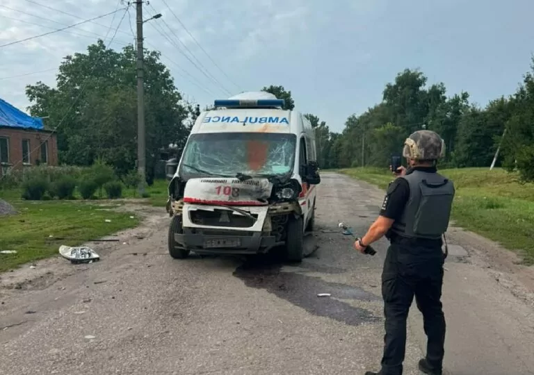 На Харківщині медики швидкої постраждали через удар FPV-дрона