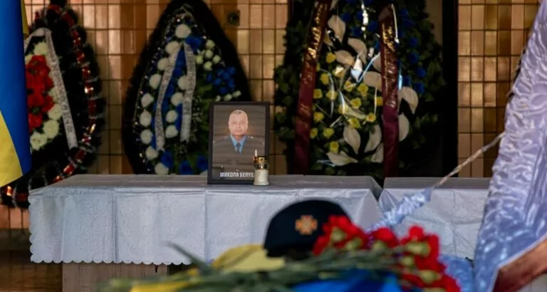 На Богодухівщині попрощалися із загиблим рятувальником Миколою Белухою