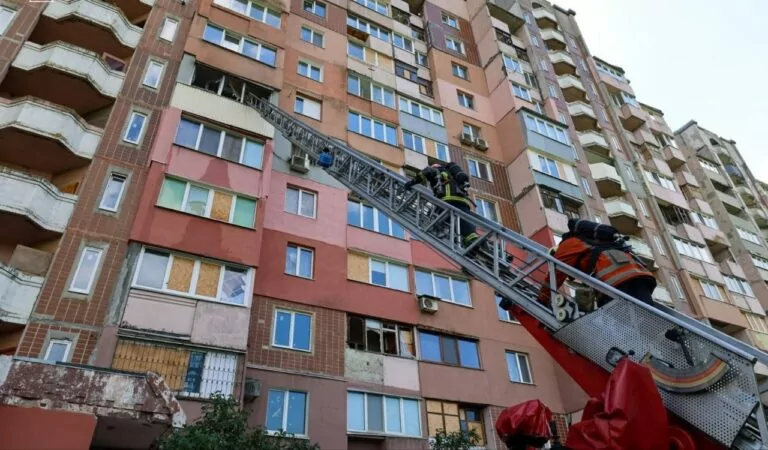 У Харкові ліквідували пожежу після удару російського FPV-дрона