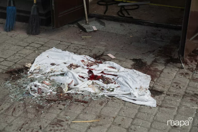 Росіяни через рік вдруге вдарили по Лозівському вокзалу — фото наслідків