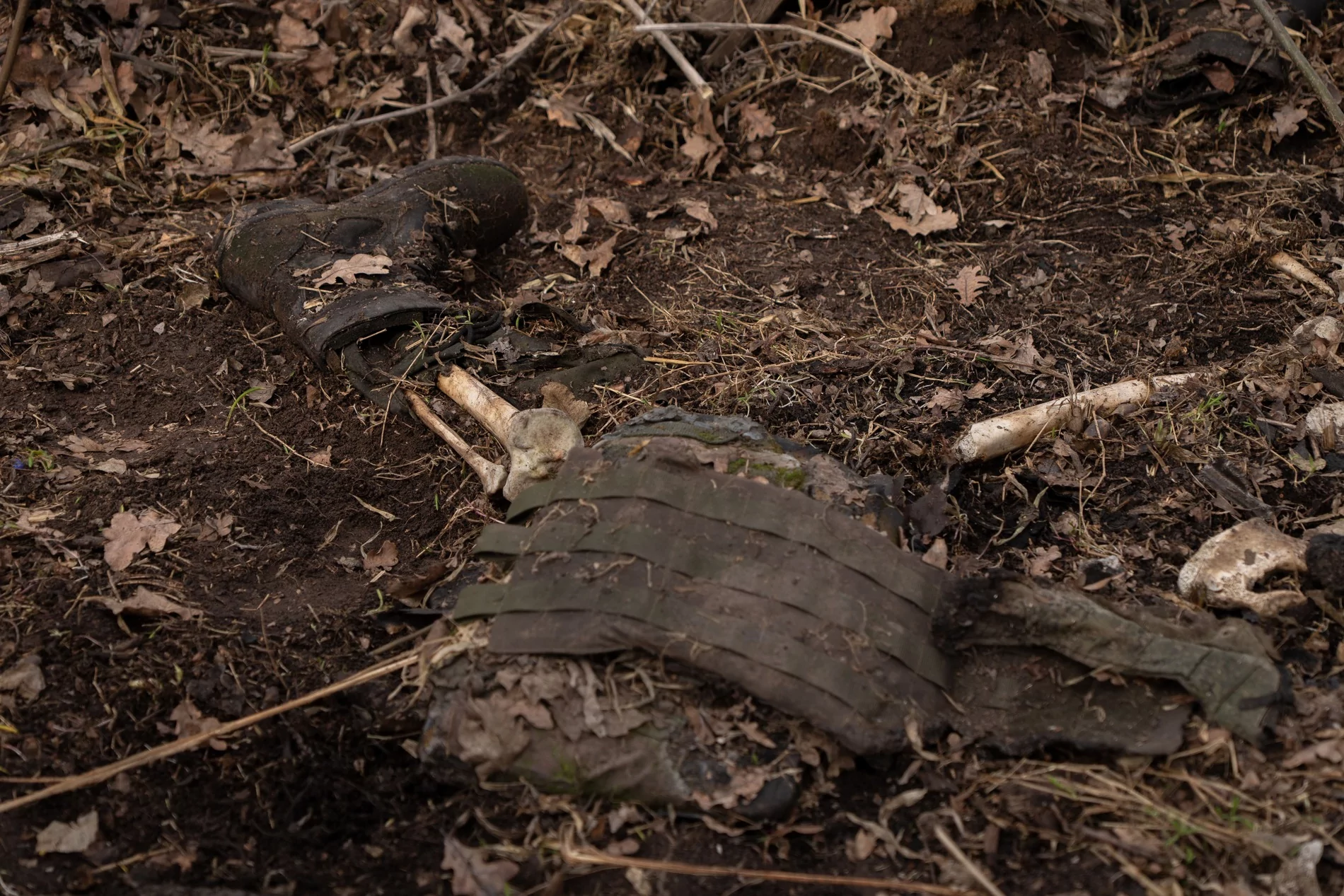The remains of a Russian soldier, along with his body armor
