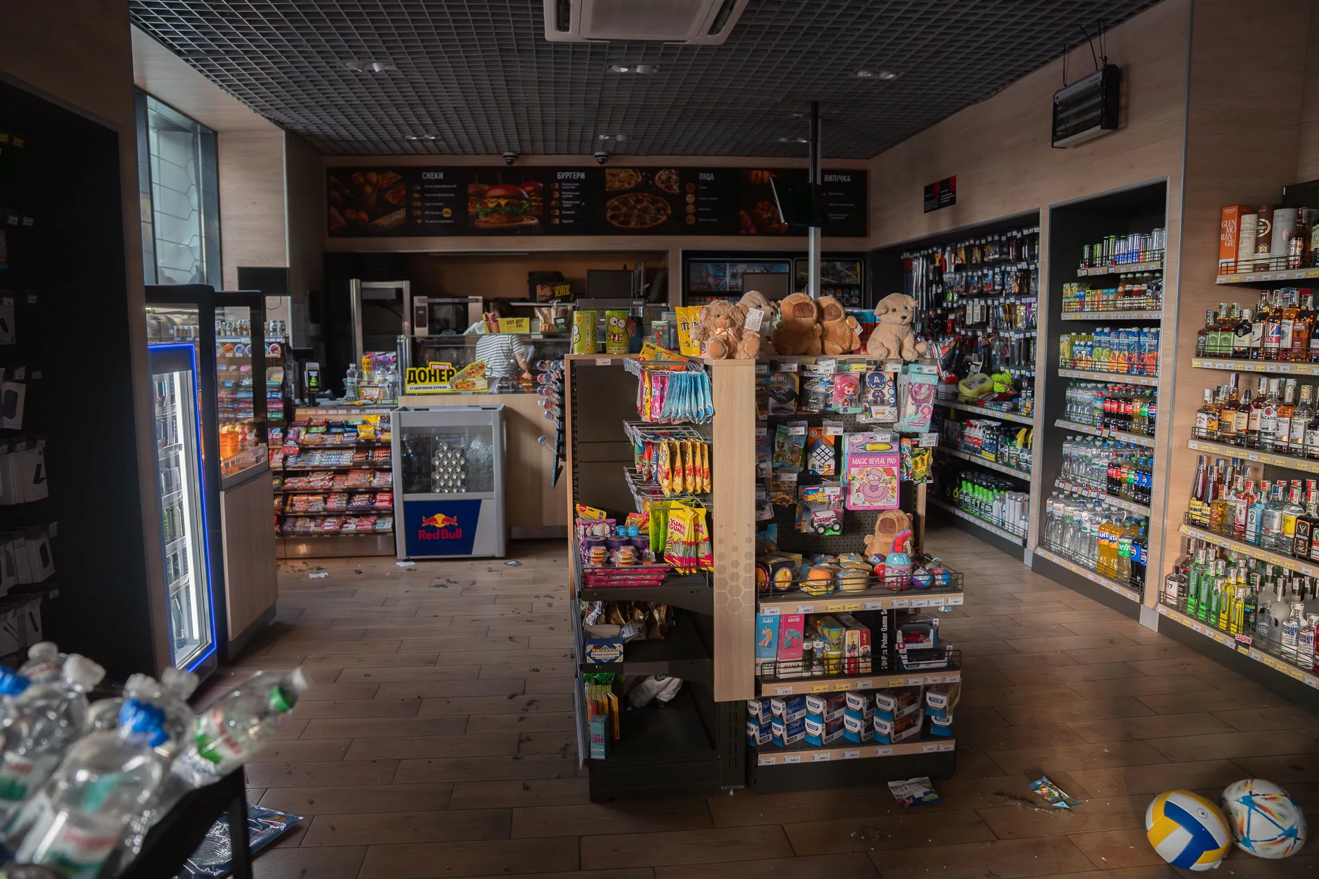 Gas station in Osnovianskyi district of Kharkiv in the aftermath of Russian drone hitting it on Aug. 29, 2026 / Photo: Liubov Yemets, Gwara Media