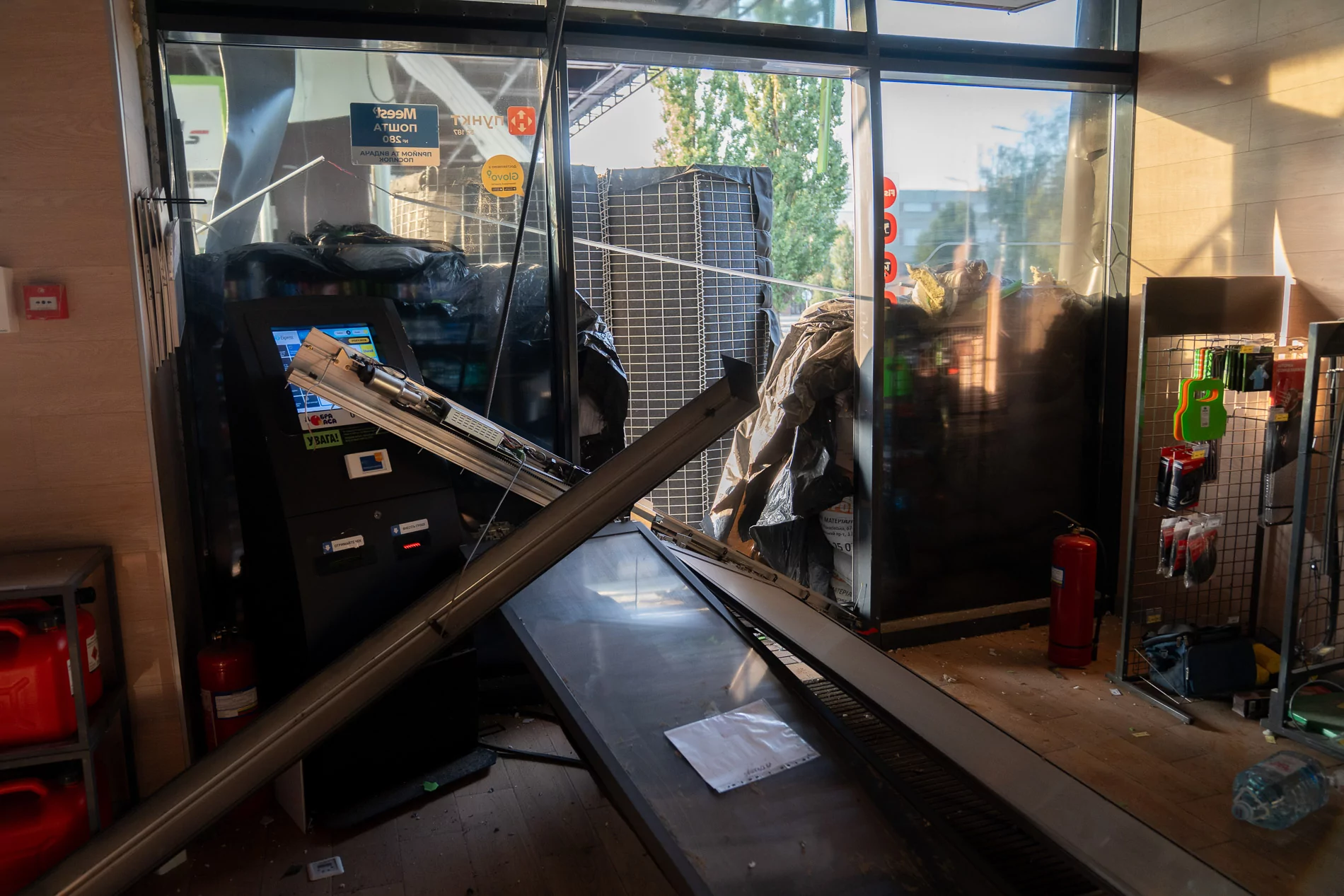 Gas station in Osnovianskyi district of Kharkiv in the aftermath of Russian drone hitting it on Aug. 29, 2026 / Photo: Liubov Yemets, Gwara Media