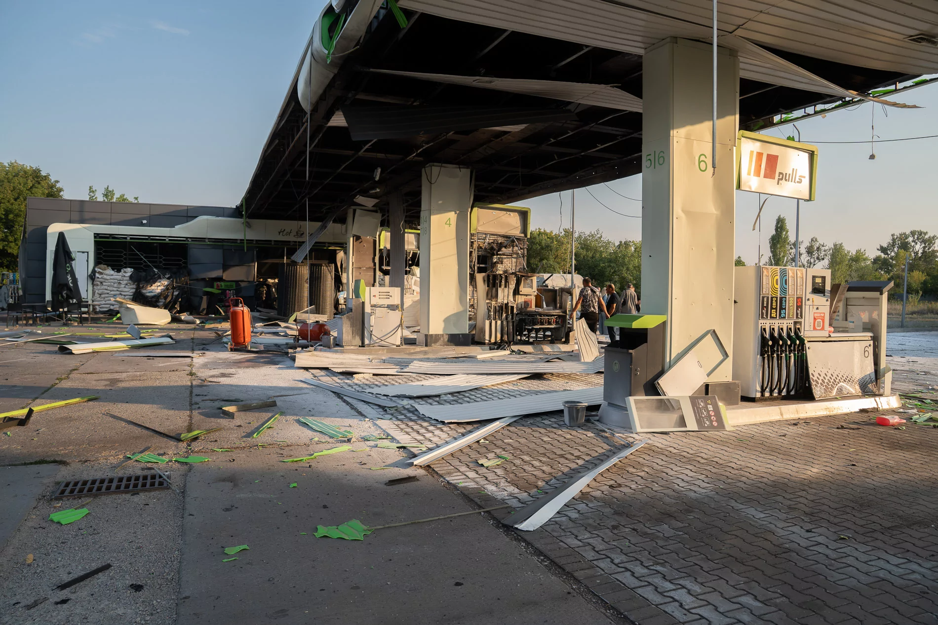 Gas station in Osnovianskyi district of Kharkiv in the aftermath of Russian drone hitting it on Aug. 29, 2026 / Photo: Liubov Yemets, Gwara Media