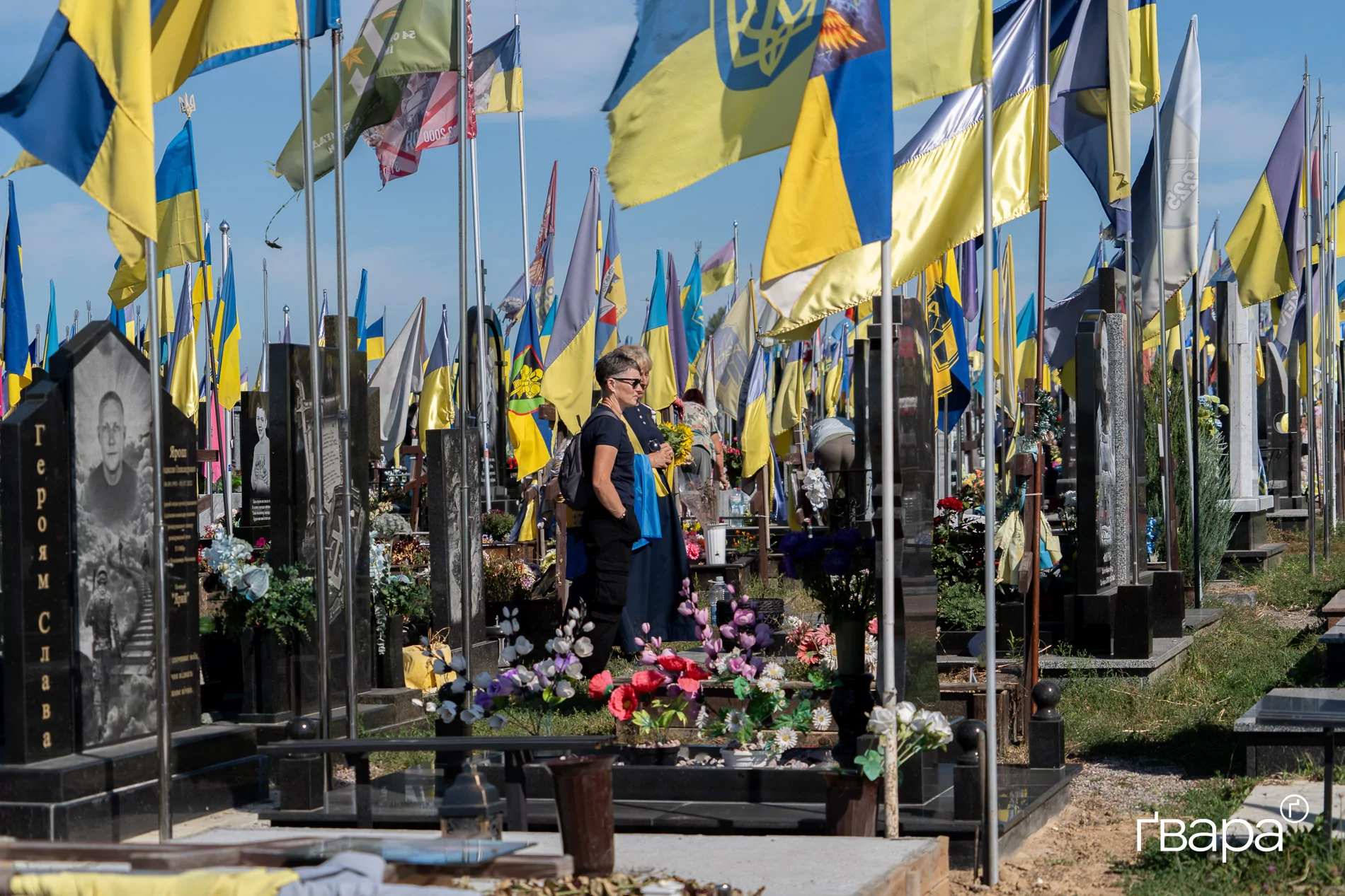 зображення до посту: У Харкові пройшов автопробіг до Дня памʼяті загиблих захисників та захисниць &mdash; фото