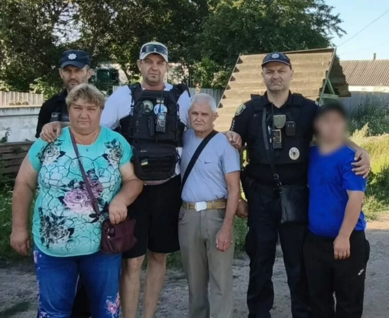 З Куп’янщини евакуювали подружжя та їхнього сина з інвалідністю
