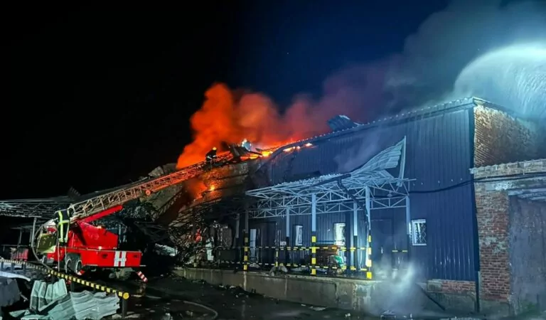 Росіяни вдарили по поштовому відділенню в Лозовій на Харківщині