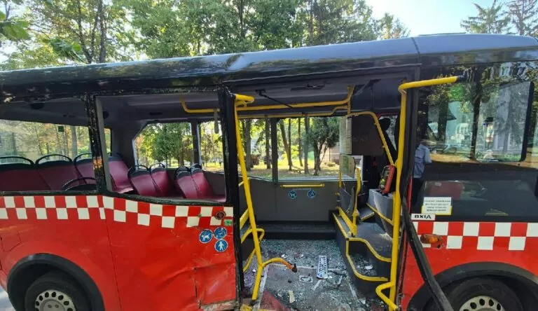 В Індустріальному районі Харкова в ДТП за участю автобуса постраждали дев’ятеро людей