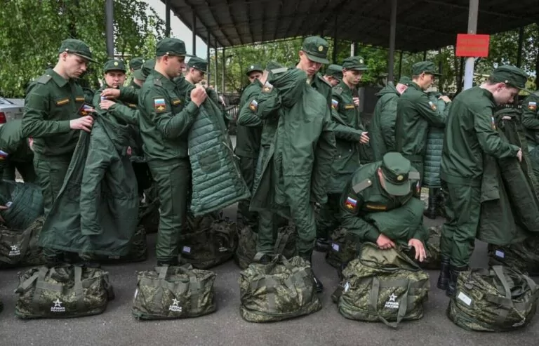 Russia forms unit made up of Ukrainian POWs, violating Geneva Convention