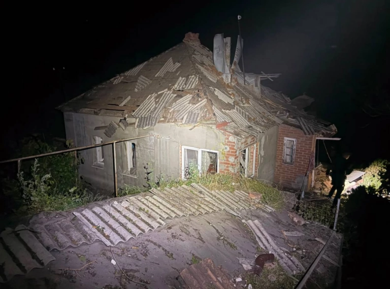 Росіяни вдарили авіабомбами по Ізюму: є постраждалі