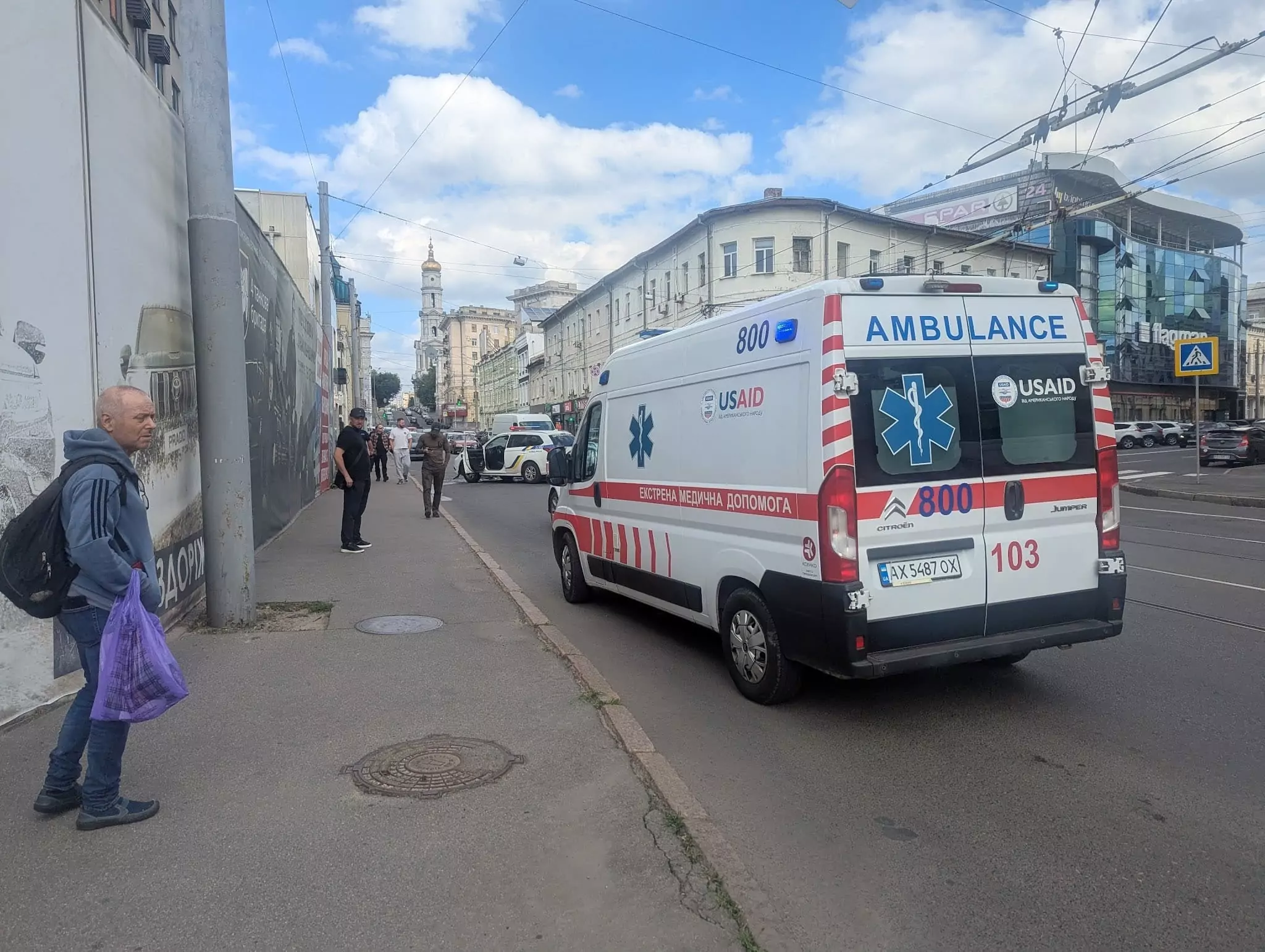 зображення до посту: Частина правоохоронців, долучених до обшуку машини Ширшина, зникли з місця подій &mdash; журналістка дізналася, хто вони. Хронологія подій