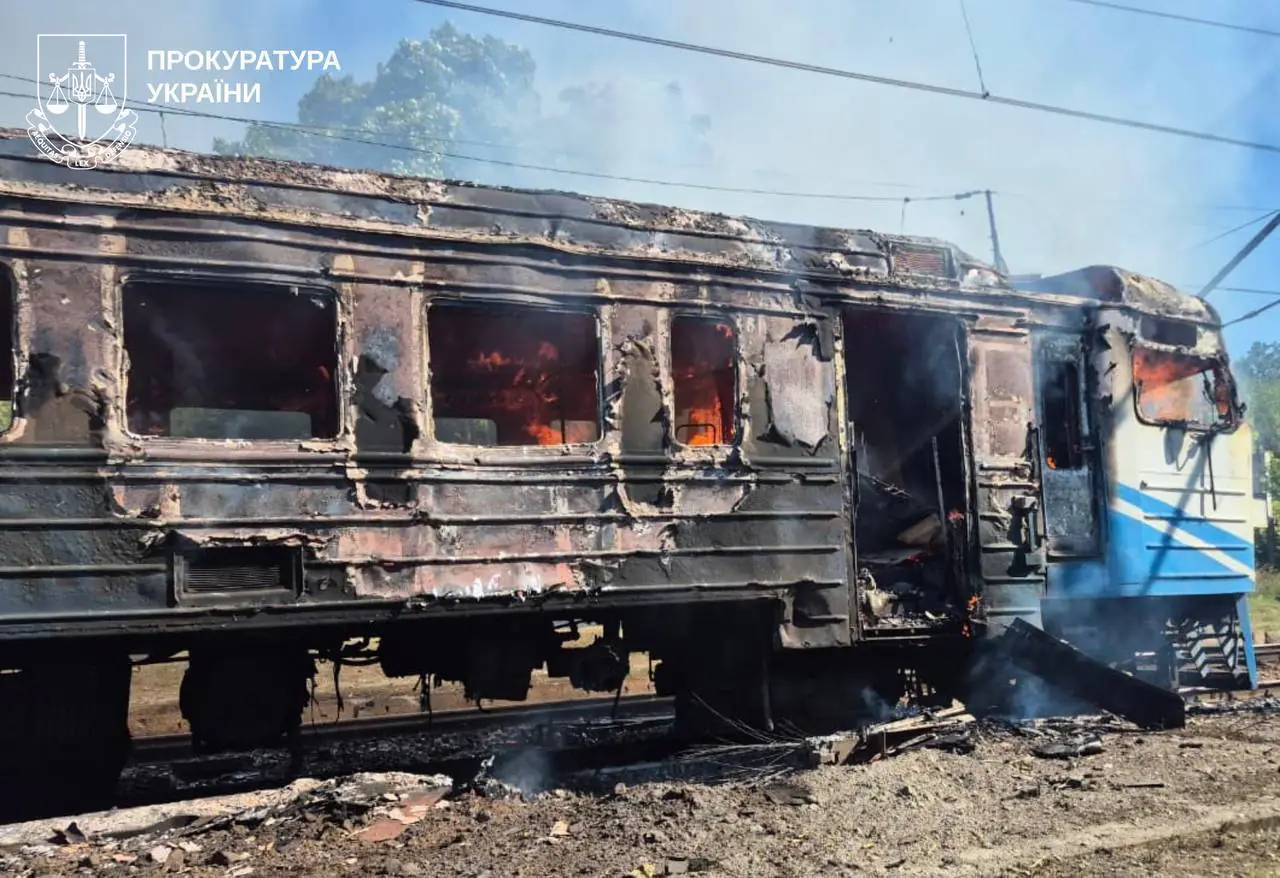 Commuter train hit by Russian forces in Kharkiv region on Sep.18/ Photo: Kharkiv Regional Prosecutor's Office
