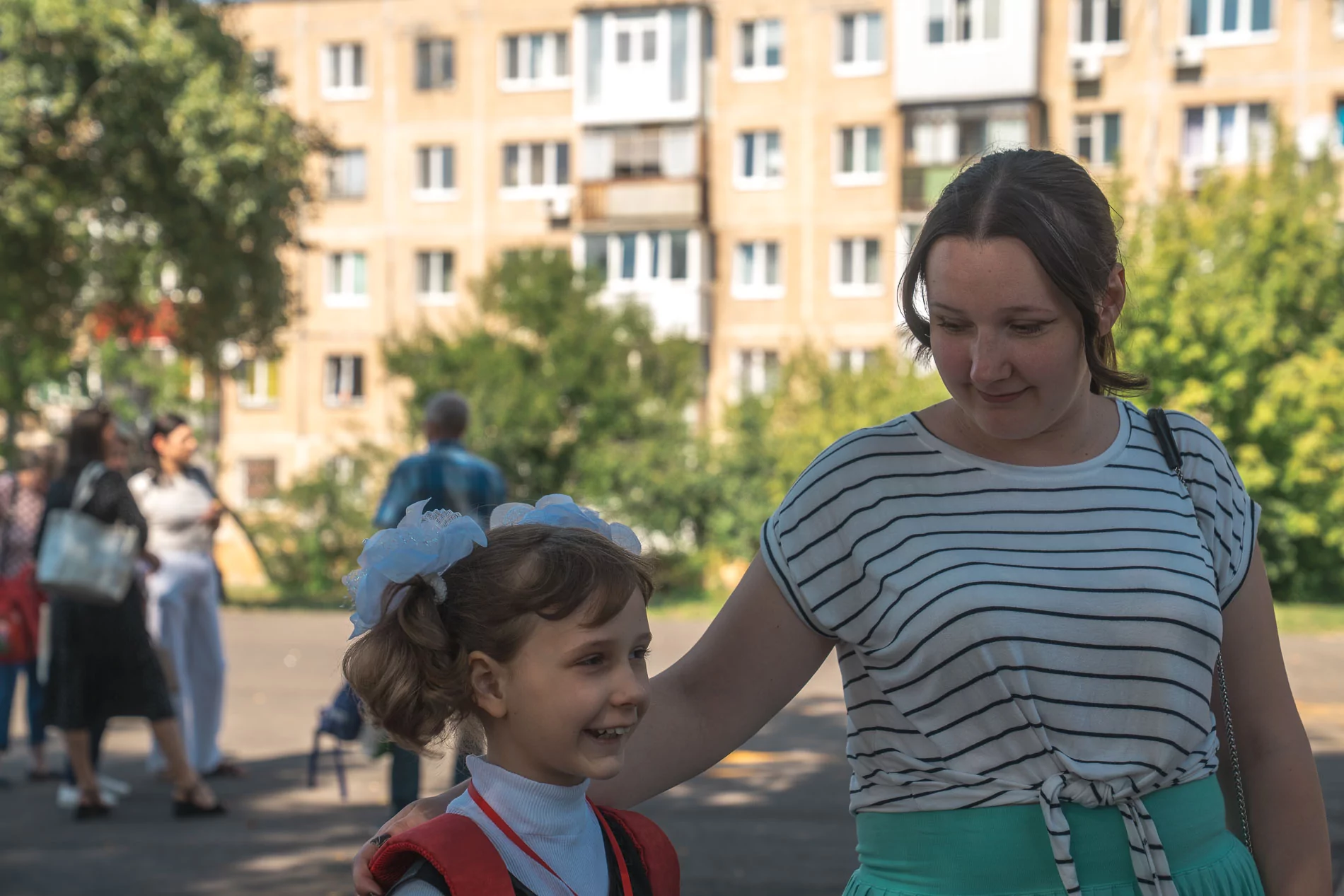 зображення до посту: Kharkiv children go back to schools underground, behind armored doors