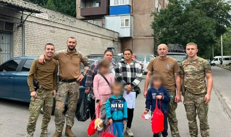 За серпень «Білі янголи» евакуювали понад 140 людей з небезпечних територій Харківщини