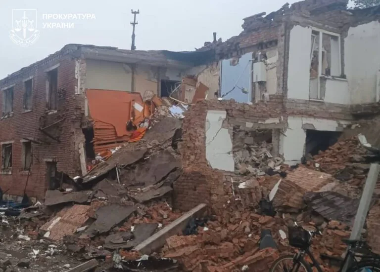 Russian forces attack Izium in Kharkiv oblast, injuring 6 people, including child