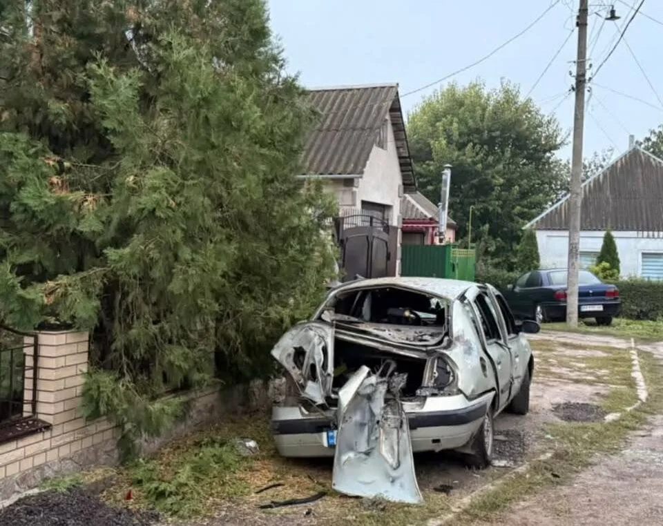 Damaged car in Zolochiv
