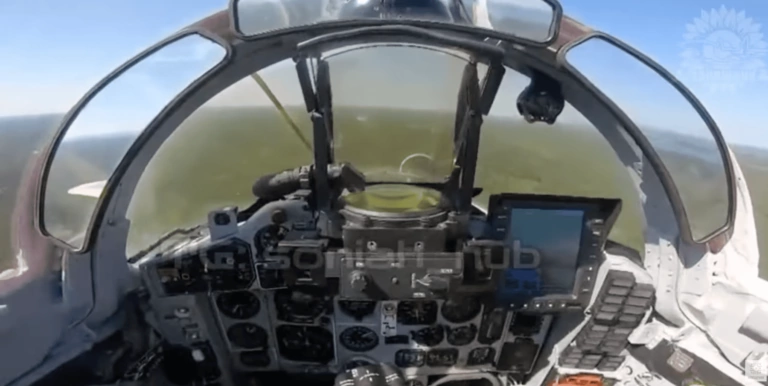 Ukrainian jet fighter shoots down Russian Banderol missile with P-60 at low altitude