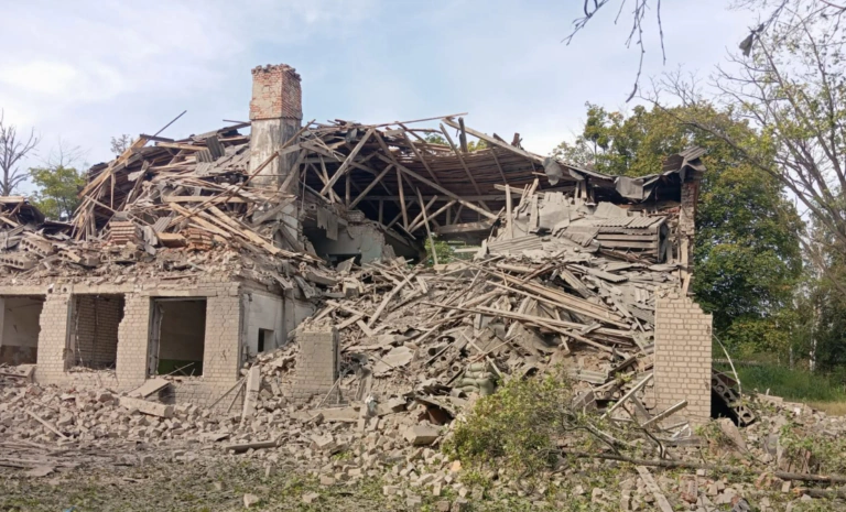 Росія вдарила п’ятьма авіабомбами по Осколу: постраждало подружжя 
