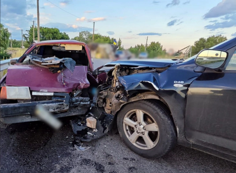 На Чугуївщині сталася ДТП із двома постраждалими 